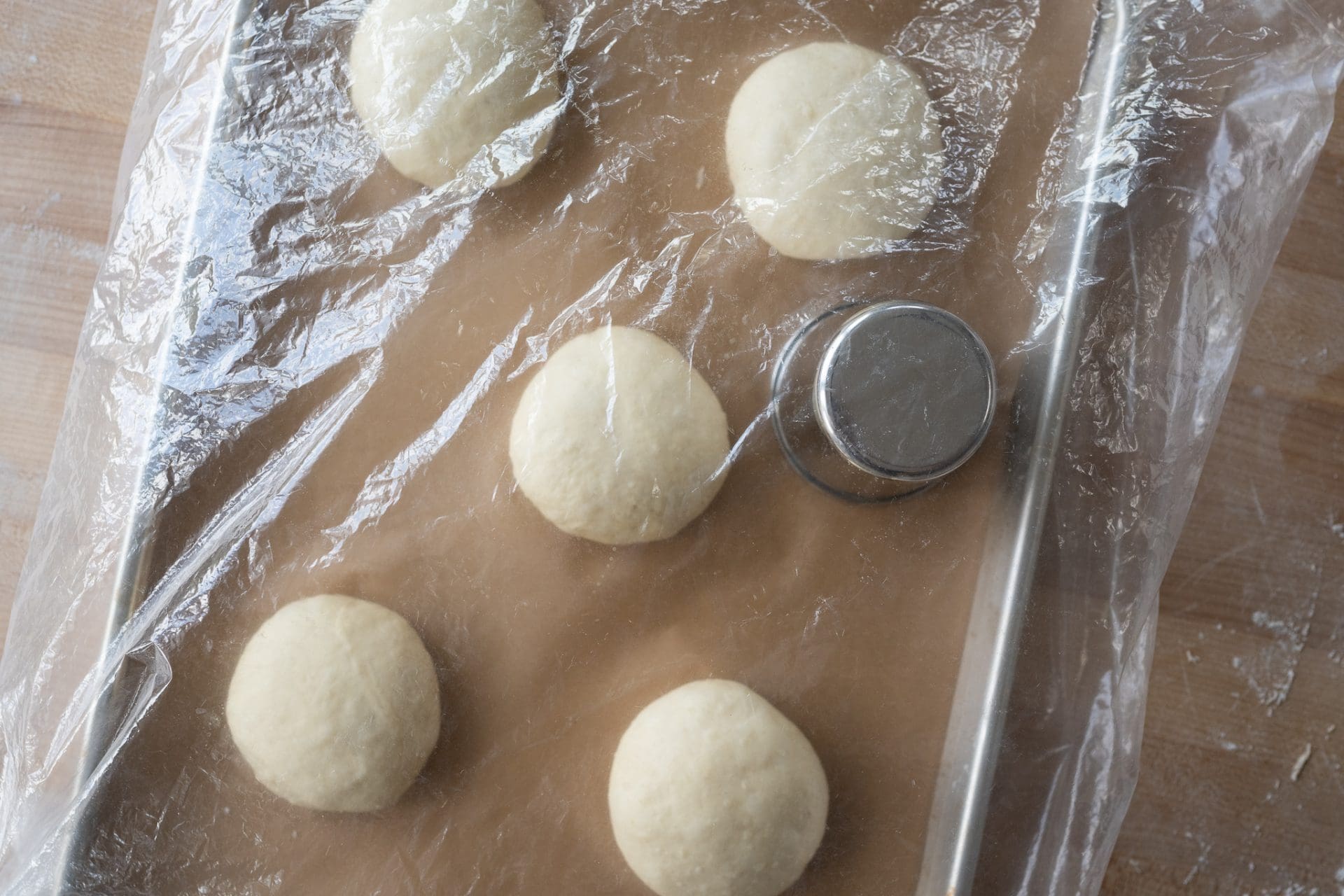 Shaping buns and rolls in proof