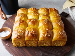 Sourdough pumpkin dinner rolls