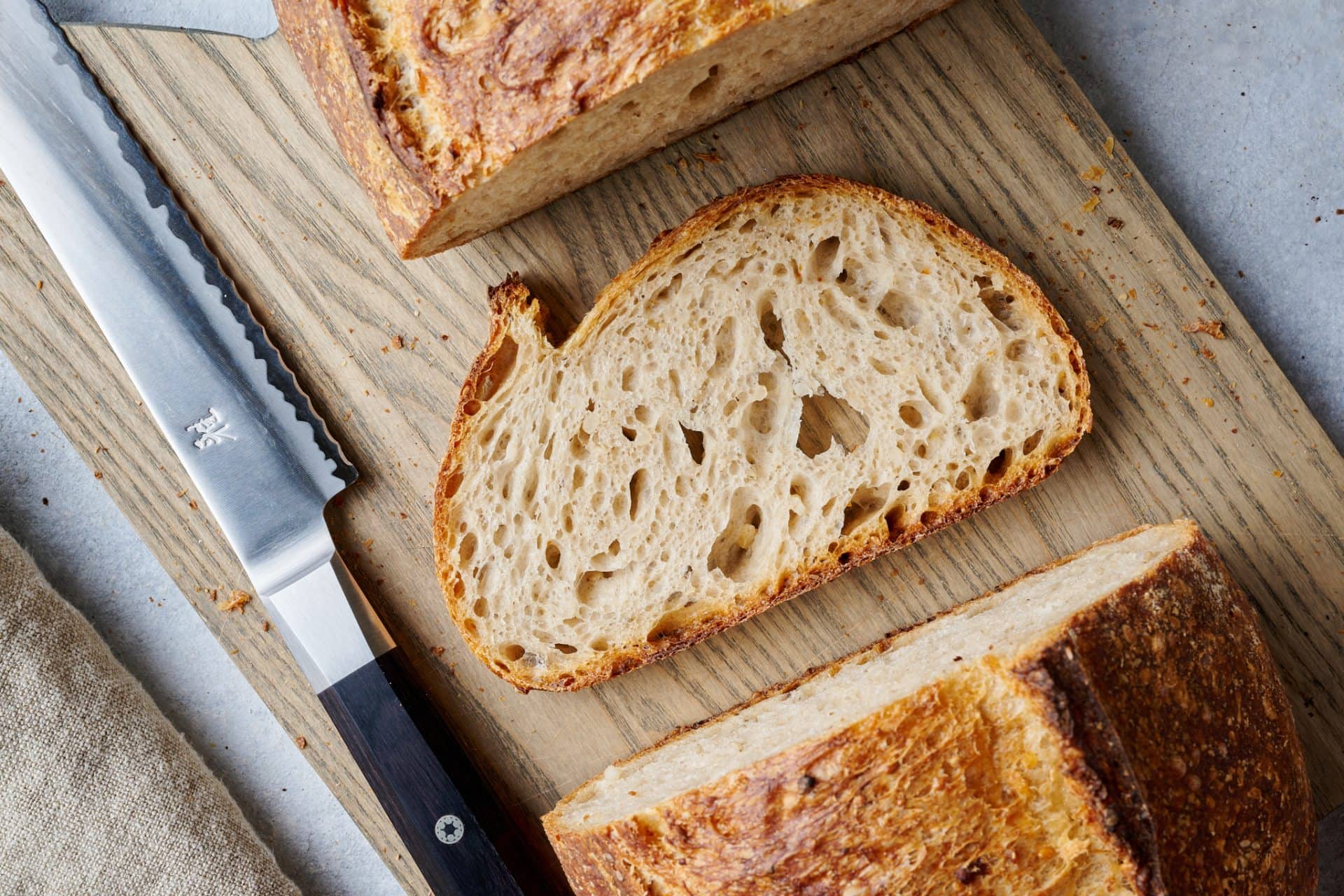 Brown rice and sesame sourdough cut