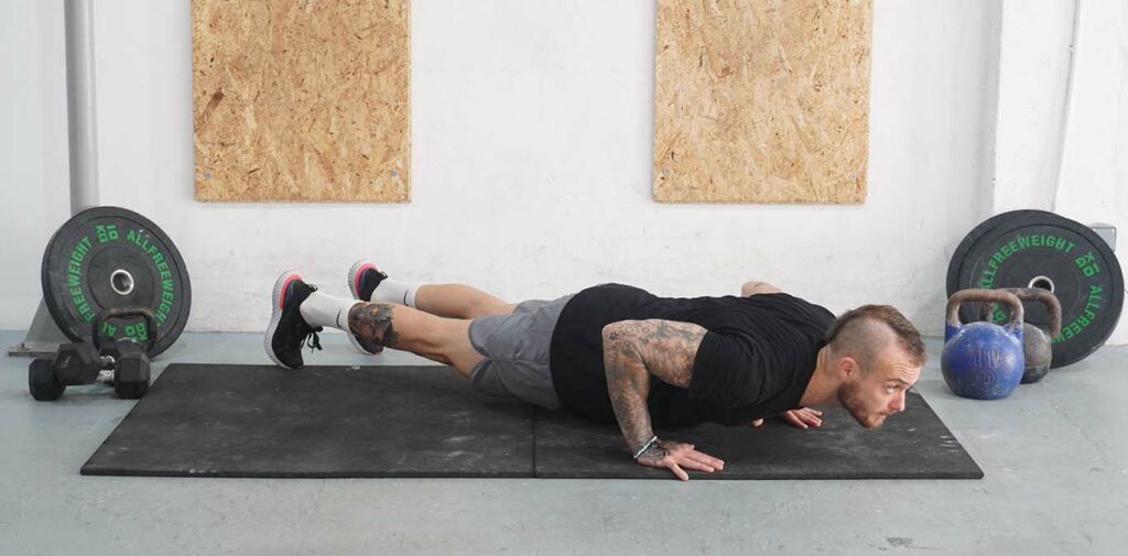 man push up