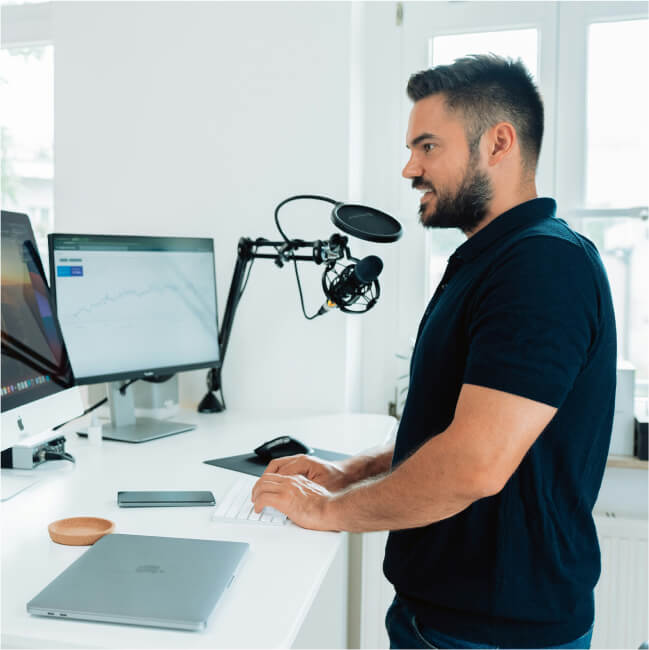 influencer strength bodybuilding coaching platform use case